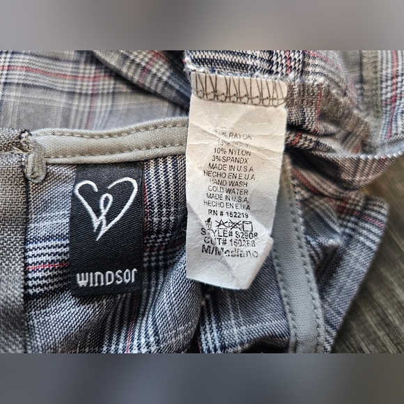 Winsor Plaid Skirt. Medium - Picture 2 of 3
